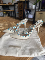 Valentino Garavani cream rockstud leather pointed toe heels size UK6/US8