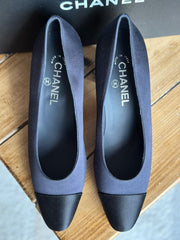 Chanel navy & black satin heels size UK6/US8