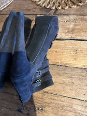 Stuart Weizmann grey suede ankle boots size UK6/US8